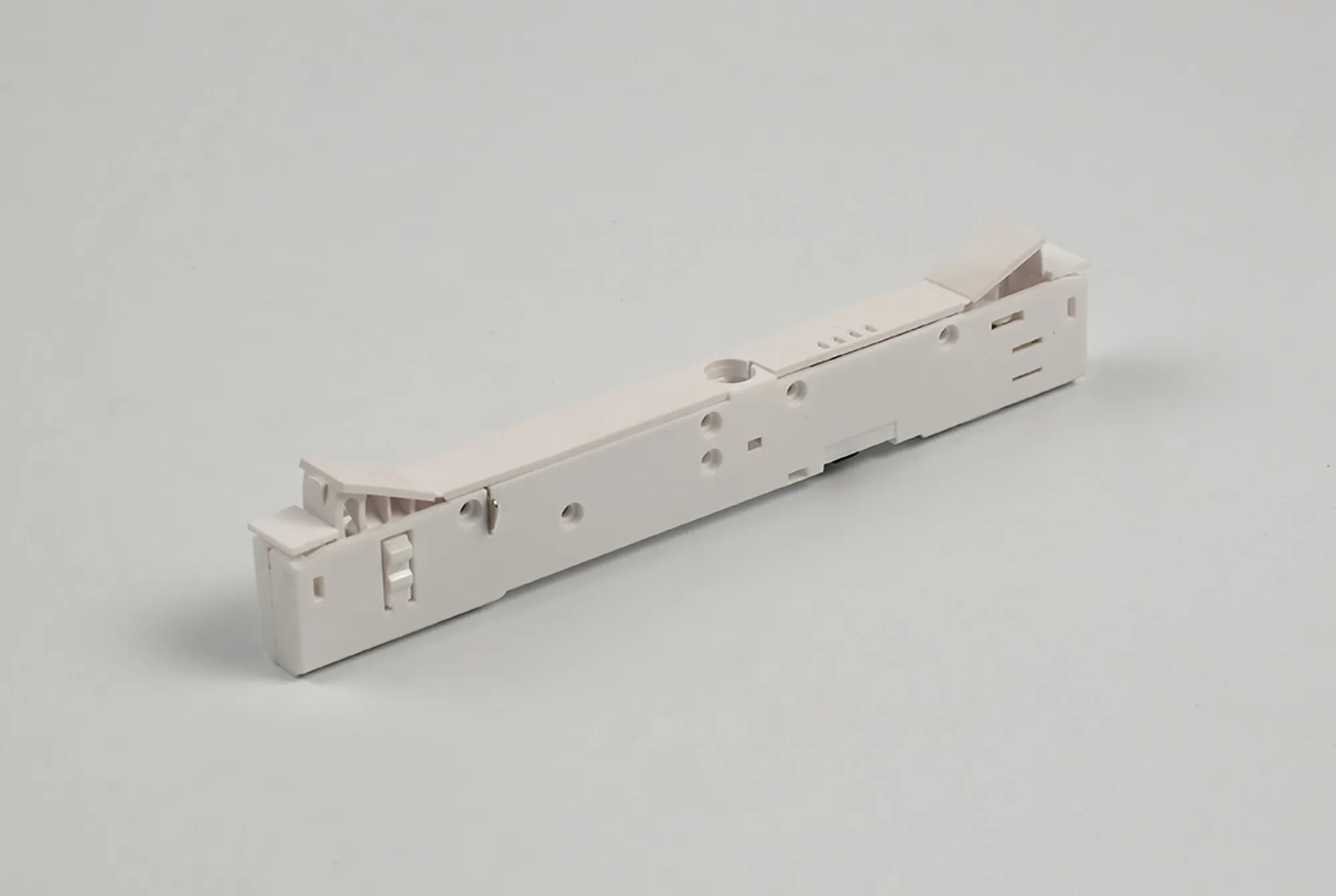 In-Trac Adapter 3 Circ. Track, 6A Induct/ Resist Load Screwless Connection Data Bus 555 1 6533 1  Eutrac Adapters & Components-White